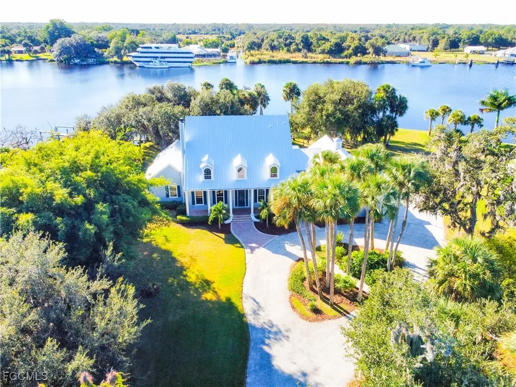 16470 Oakview Circle, Alva, FL 33920 - Image #1