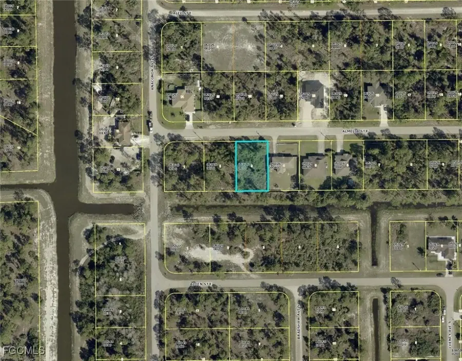 714 Almelia Street E, Lehigh Acres, FL 33974 - Image #2