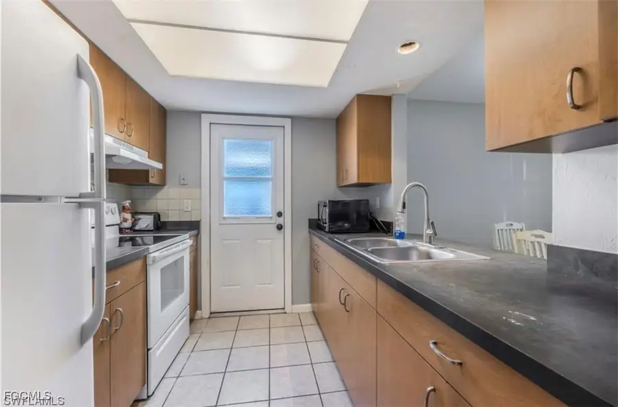 3341 Edgewood Avenue, Fort Myers, FL 33916 - Image #2