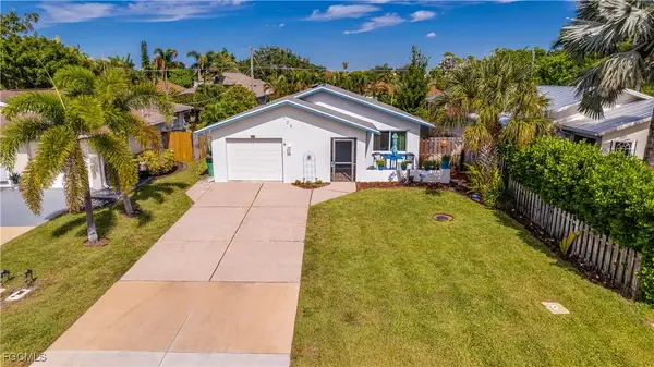 729 105th Avenue N, Naples, FL 34108