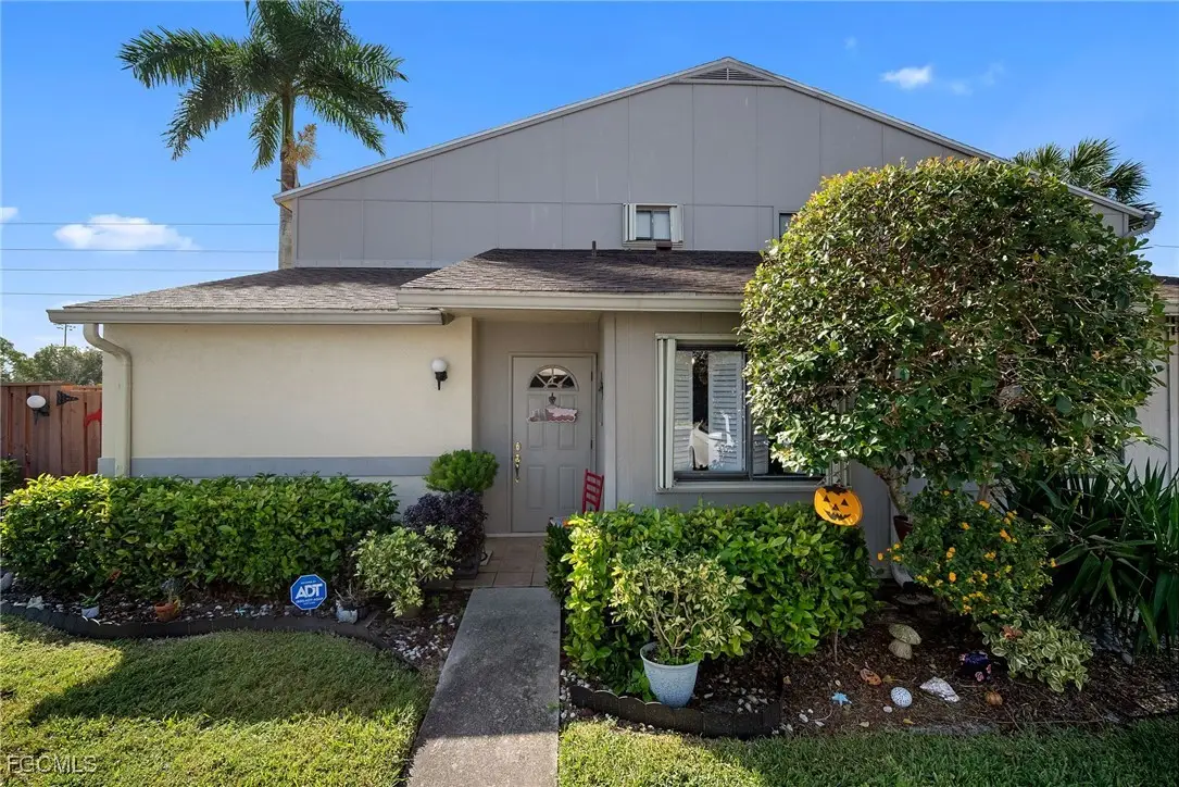 5272 Cedarbend Drive #1, Fort Myers, FL 33919 - Image #1