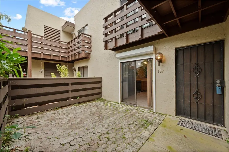 137 Pinebrook Drive, Fort Myers, FL 33907 - Image #2