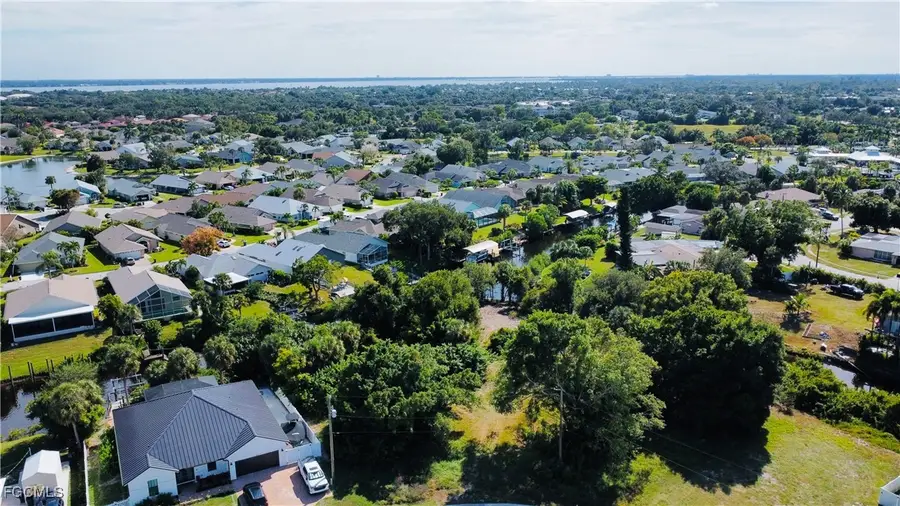 935 Iris Drive, North Fort Myers, FL 33903 - Image #2