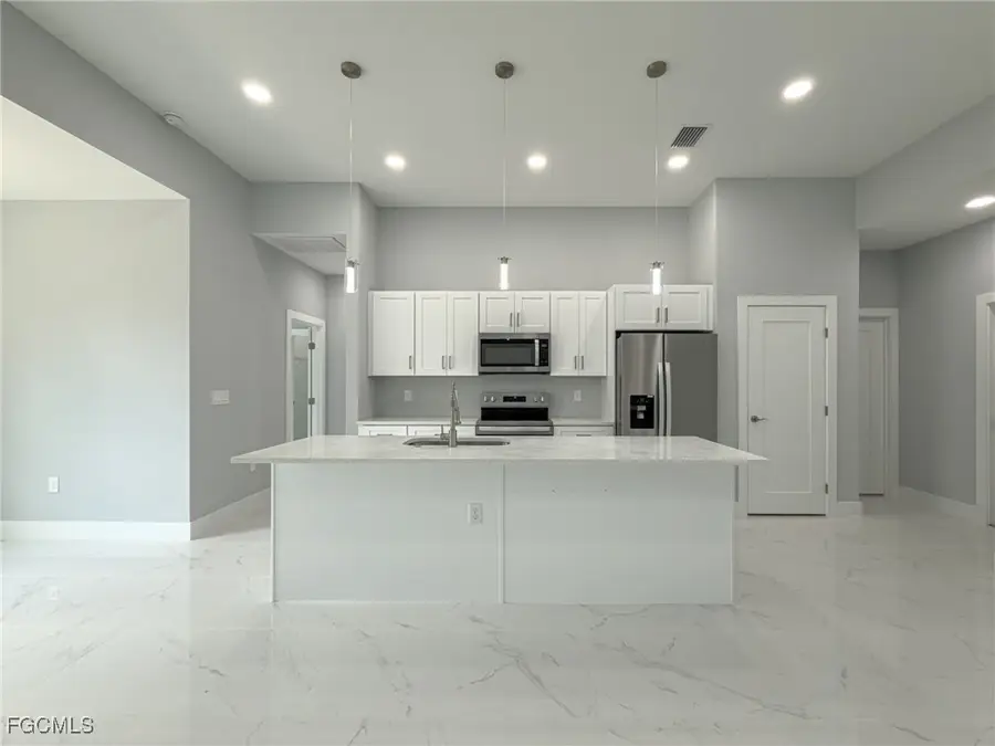 6137 Higgins Avenue, Fort Myers, FL 33905 - Image #3