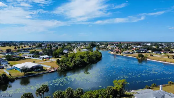 2002 NE 23rd Place, Cape Coral, FL 33909