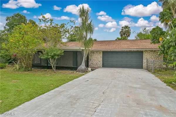 3806 Edgewood Avenue, Fort Myers, FL 33916