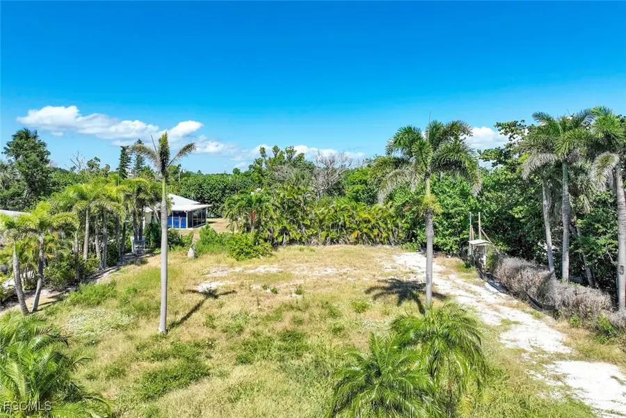 524 Lagoon Drive, Sanibel, FL 33957 - Image #2