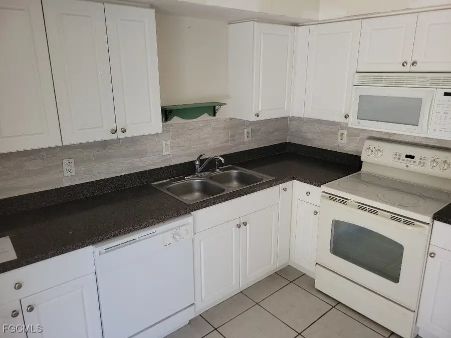 2210 SE 11th Avenue, Cape Coral, FL 33990 - Image #3