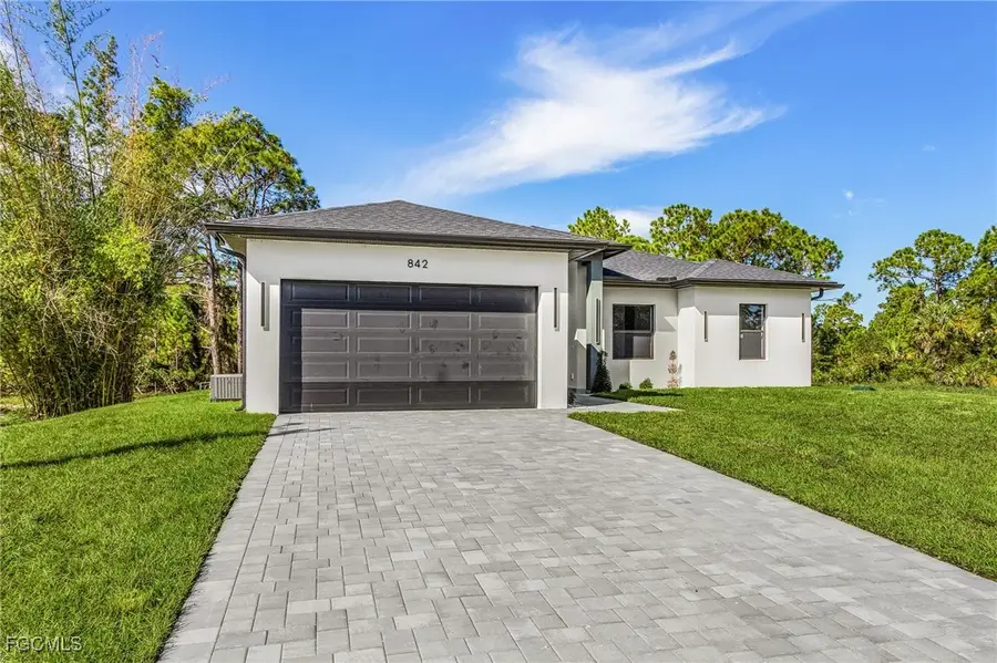 842 Nina Avenue S, Lehigh Acres, FL 33974 - Image #3