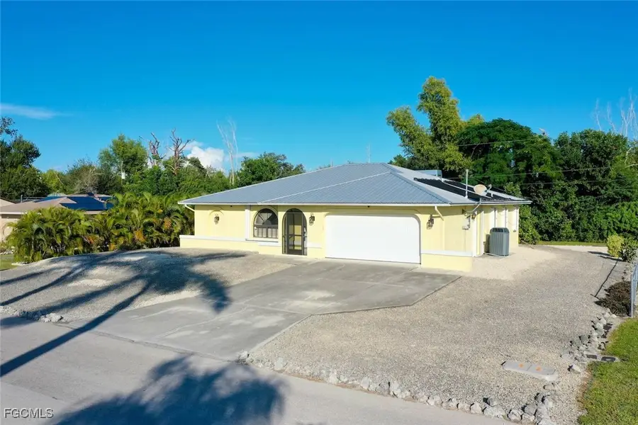 16731 Juanita Avenue, Fort Myers, FL 33908 - Image #2