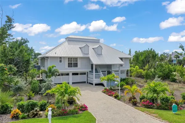 220 Daniel Drive, Sanibel, FL 33957