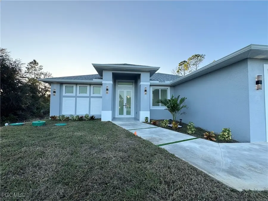 1019 Greenwood Avenue, Lehigh Acres, FL 33972 - Image #3