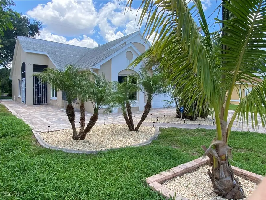 15298 Cricket Lane, Fort Myers, FL 33919 - Image #2