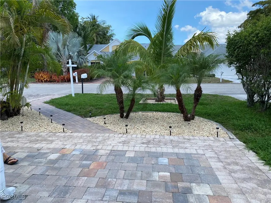 15298 Cricket Lane, Fort Myers, FL 33919 - Image #3