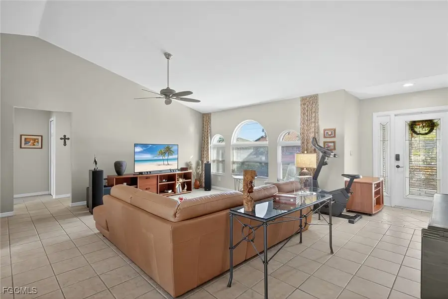 609 SE 17th Street, Cape Coral, FL 33990 - Image #3