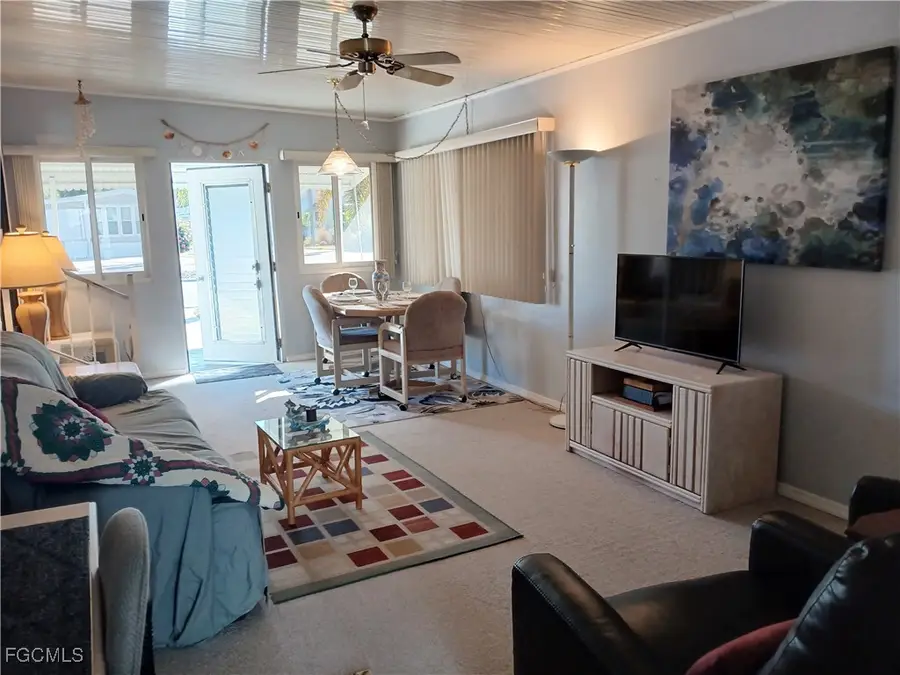 18 Fountain View Boulevard, North Fort Myers, FL 33903 - Image #3