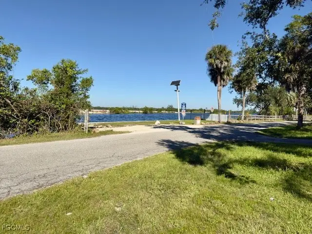 236 Lagoon Drive, Fort Myers, FL 33905 - Image #3