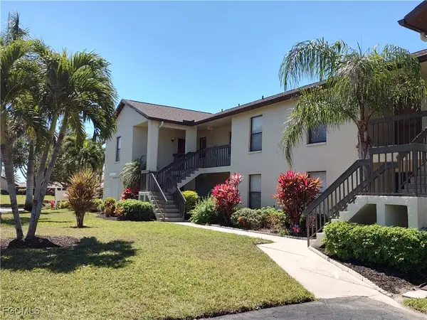 9265 Lake Park Drive #101, Fort Myers, FL 33919