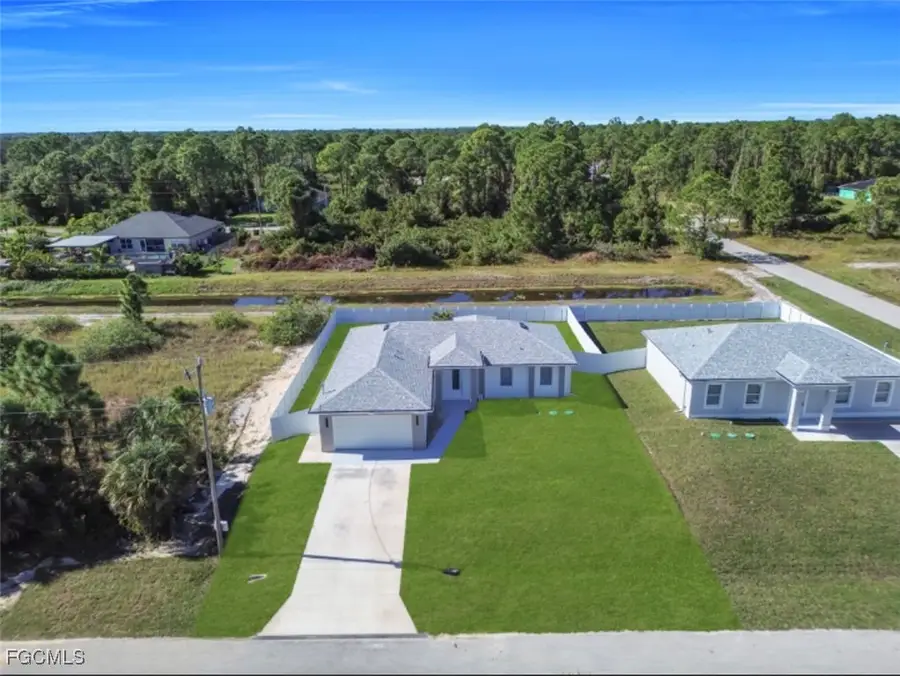 528 Redwood Avenue, Lehigh Acres, FL 33974 - Image #3