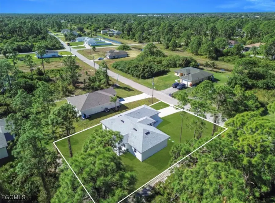 513 Redwood Avenue S, Lehigh Acres, FL 33974 - Image #3
