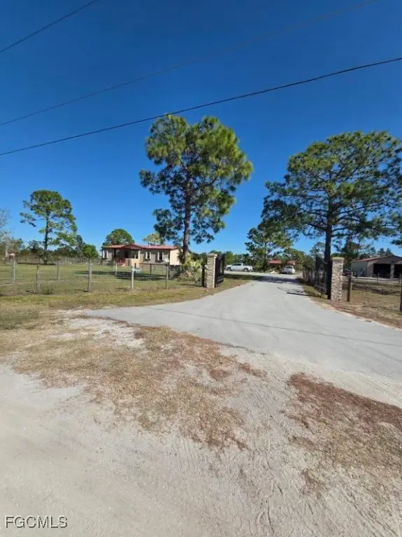 1860 Poinsettia Avenue, Lehigh Acres, FL 33972 - Image #2