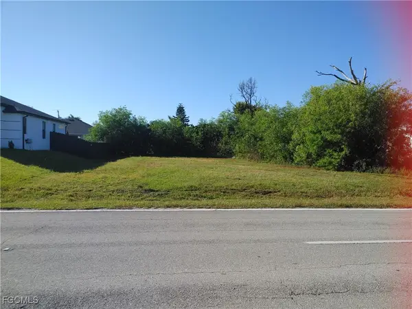 2700 Embers Parkway W, Cape Coral, FL 33993