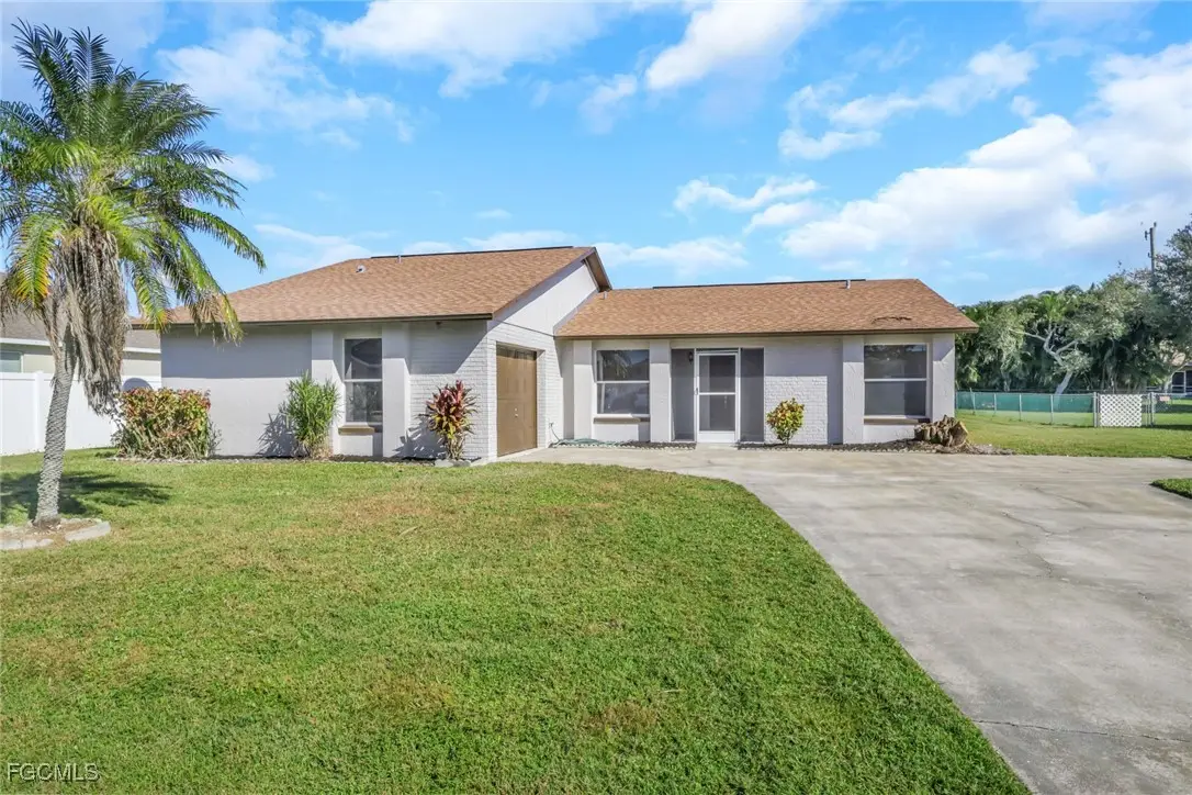 819 SE 5th Avenue, Cape Coral, FL 33990 - Image #1