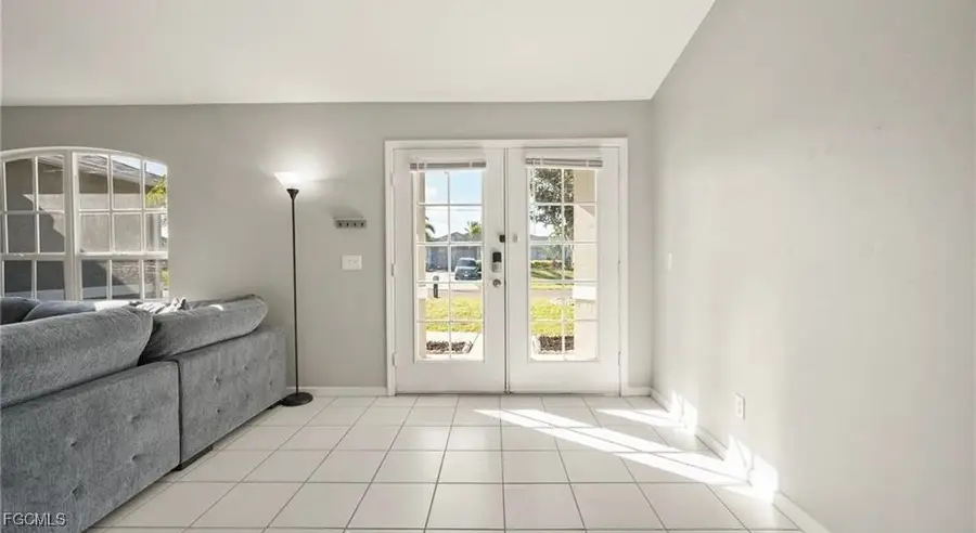 1915 SW 2nd Street, Cape Coral, FL 33991 - Image #2