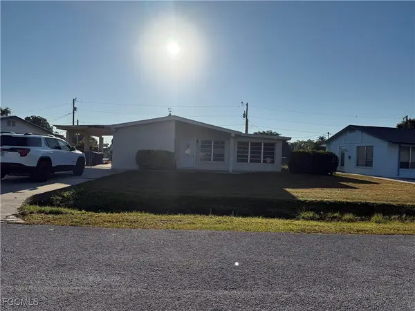 275 Lakeview Drive, North Fort Myers, FL 33917