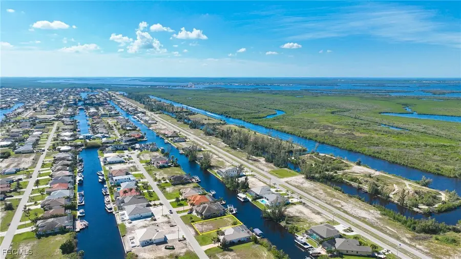 722 NW 39th Avenue, Cape Coral, FL 33993 - #3