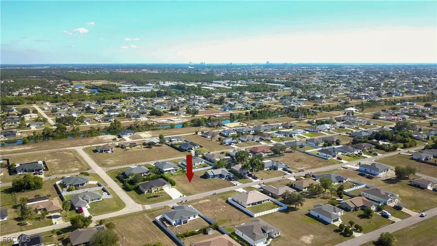 2825 NE 4th Place, Cape Coral, FL 33909 - Image #2