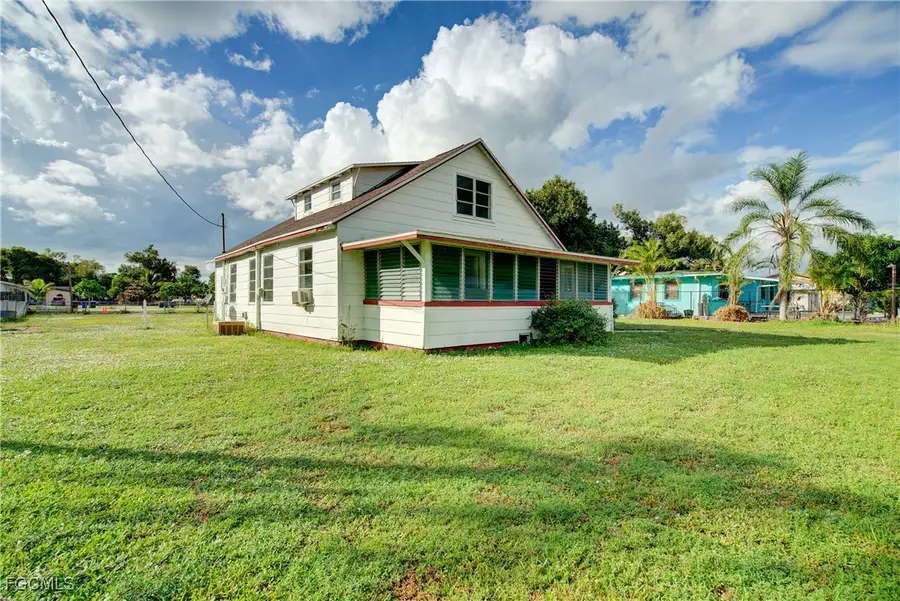 568 Prospect Avenue, Fort Myers, FL 33905 - Image #2