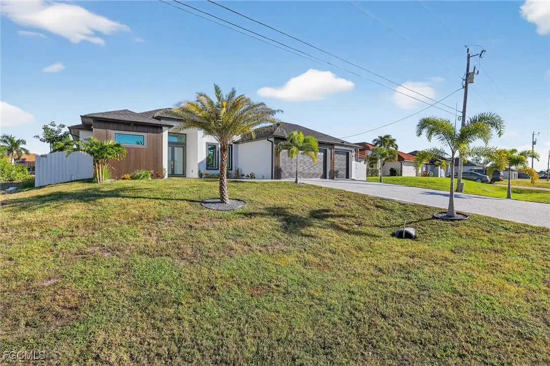 526 NE 5th Place, Cape Coral, FL 33909 - Image #1