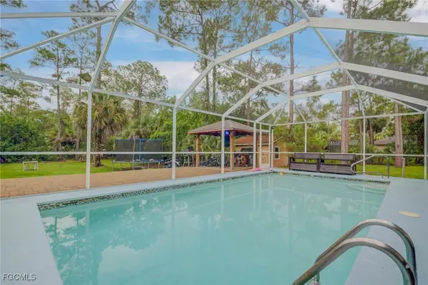 530 7th Street Sw, Naples, FL 34117