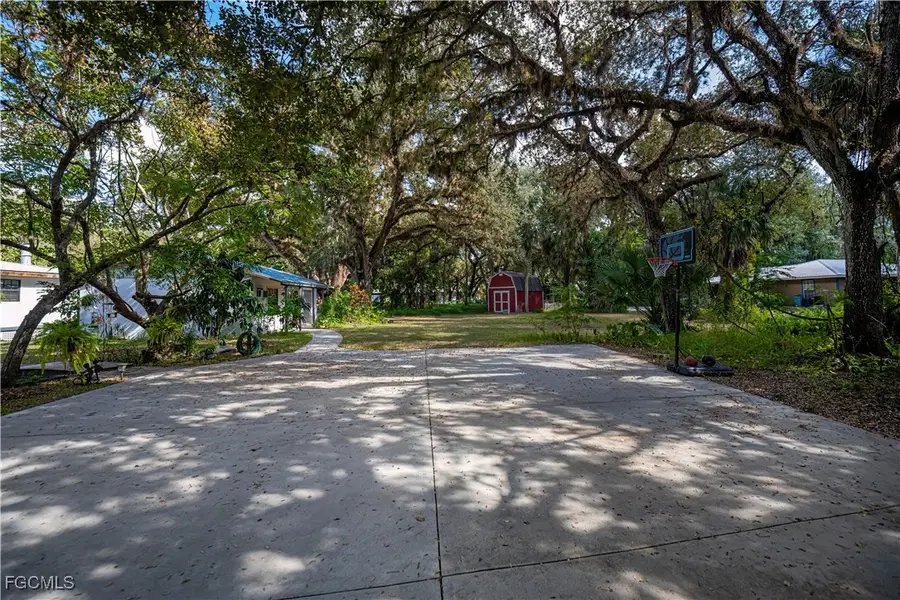 105 S Oak Street, Labelle, FL 33935 - Image #2