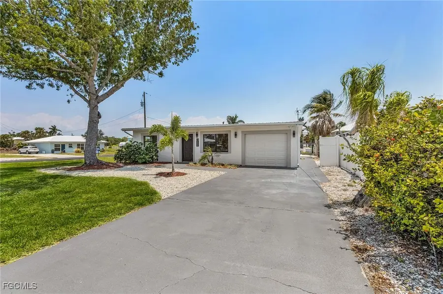 2390 Oleander Street, Saint James City, FL 33956 - Image #3