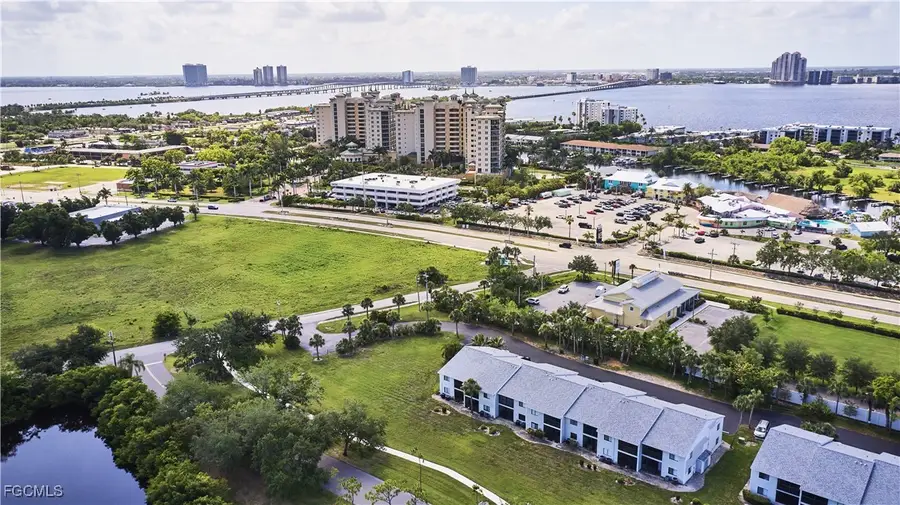 1051 Palm Avenue #117, North Fort Myers, FL 33903 - Image #3