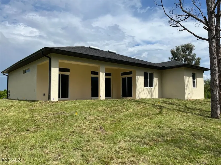 1043 Brenton Avenue, Lehigh Acres, FL 33974 - Image #3