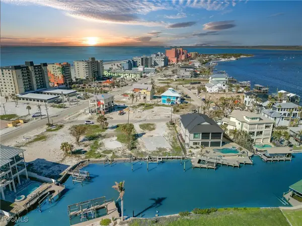 581 Carlos Circle, Fort Myers Beach, FL 33931