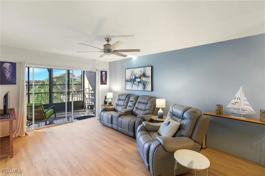 2111 Barkeley Lane #18, Fort Myers, FL 33907 - Image #2