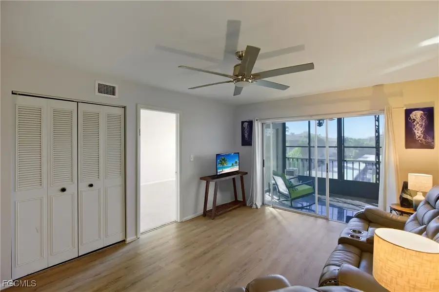 2111 Barkeley Lane #18, Fort Myers, FL 33907 - Image #3