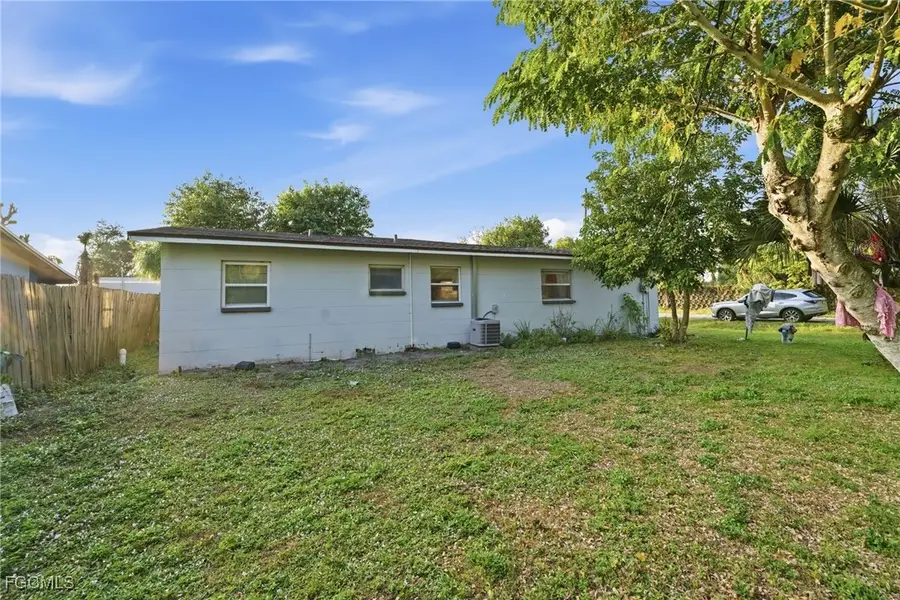 2505 Henderson Avenue, Fort Myers, FL 33916 - Image #3
