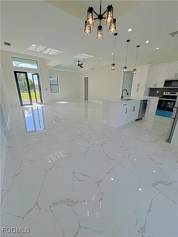 4437 60th Avenue Ne, Naples, FL 34120 - Image #2