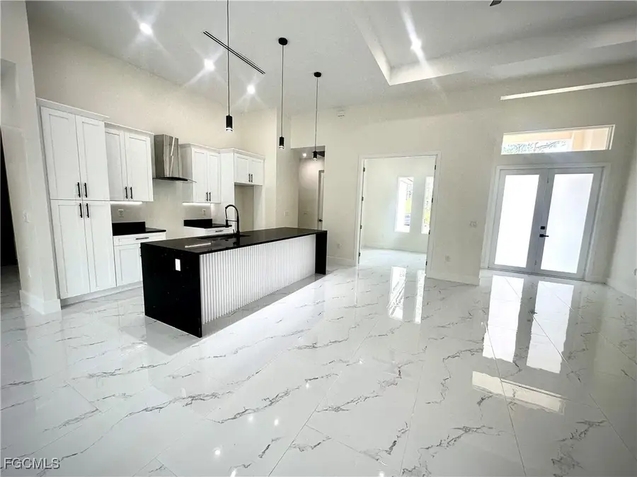 1013 Cleveland Avenue, Lehigh Acres, FL 33972 - Image #3