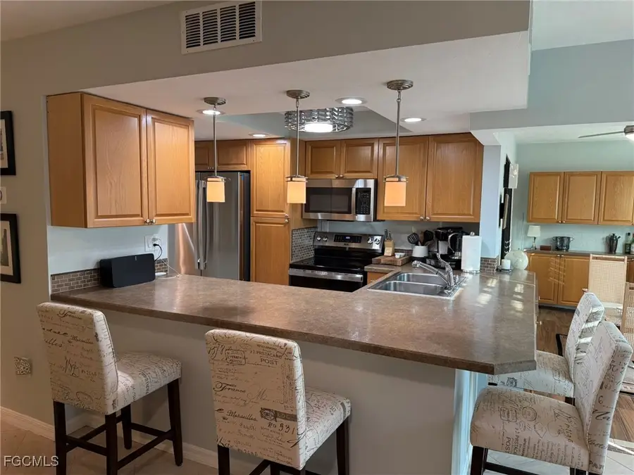 5630 Trailwinds Drive #215, Fort Myers, FL 33907 - Image #3