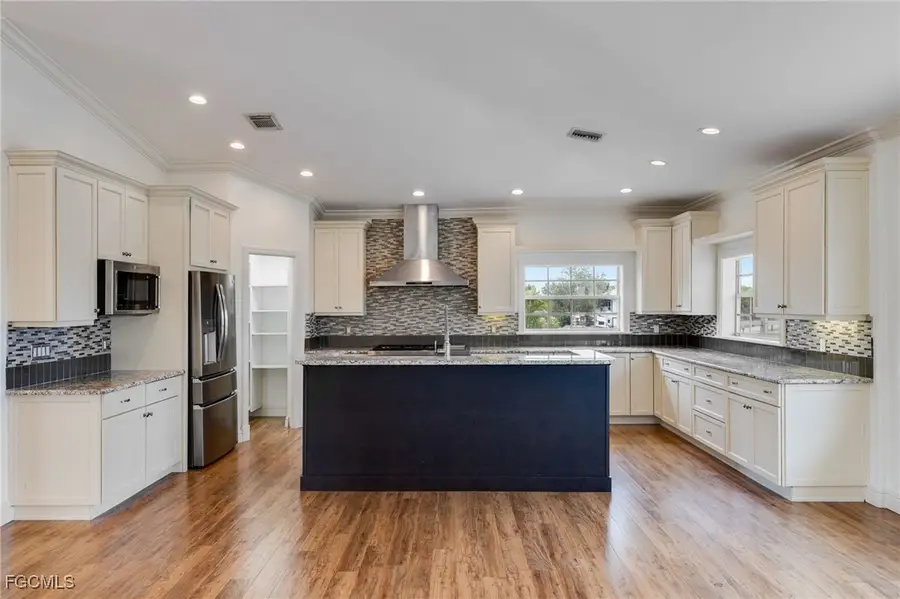 6106 Plumosa Avenue, Fort Myers, FL 33908 - Image #2