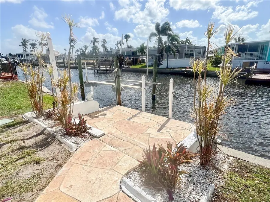 11331 Azalea Lane, Fort Myers Beach, FL 33931 - Image #2