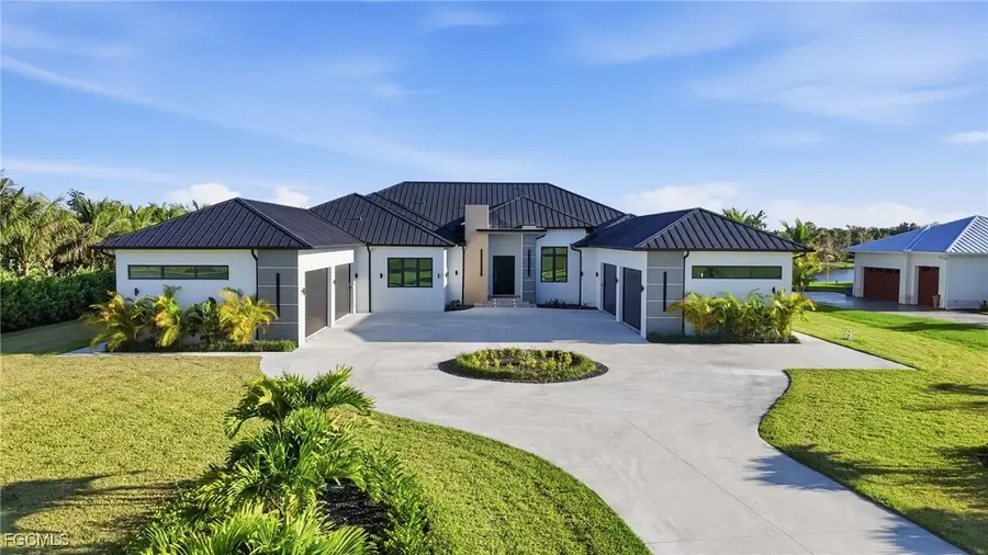 2532 Caloosa Shores Dr, Labelle, FL 33935 - Image #3