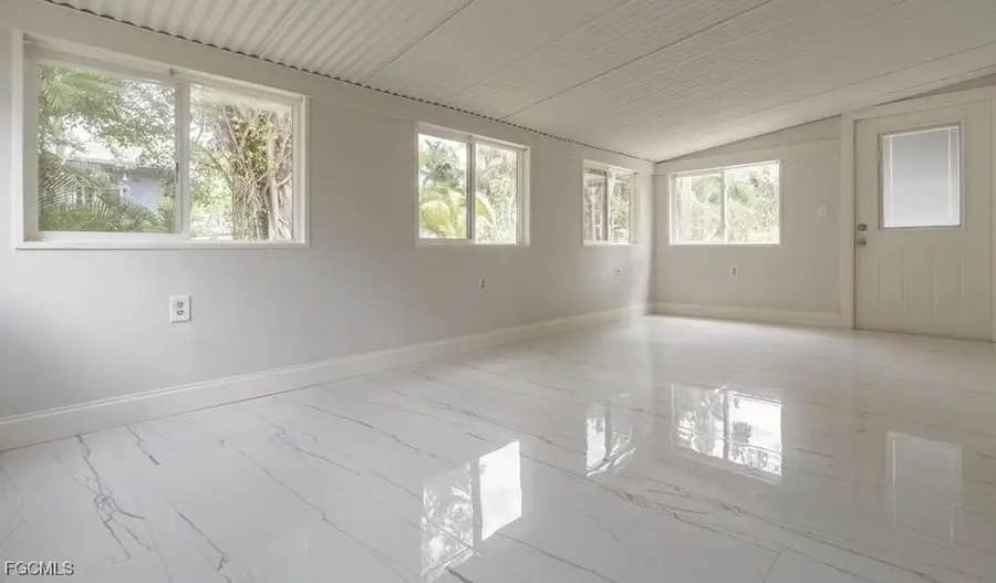 215 Delray Avenue, Fort Myers, FL 33905 - Image #2