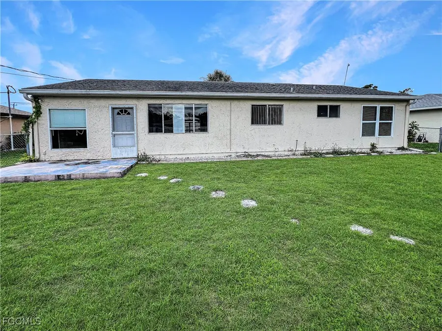 2466 Lakeshore Circle, Port Charlotte, FL 33952 - Image #2